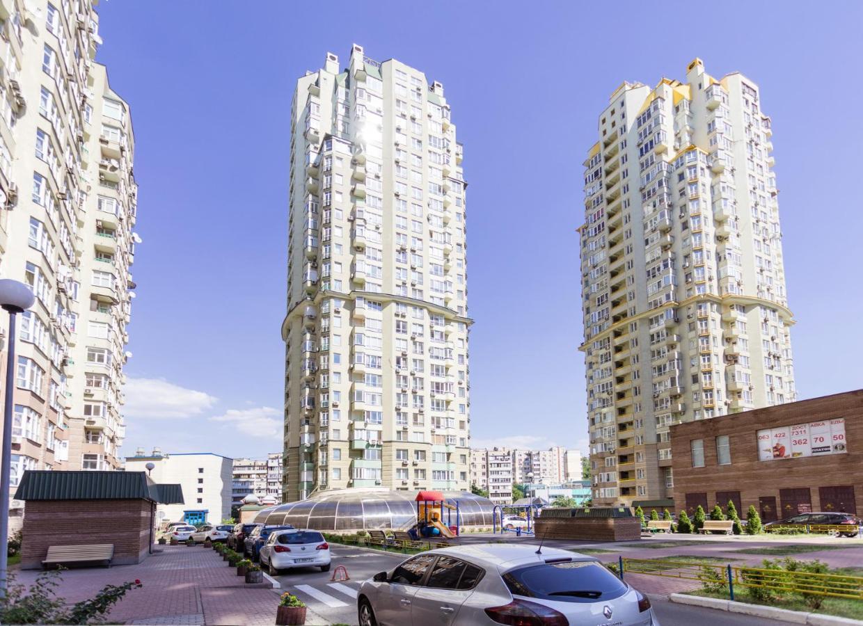 Navit Apartments With Breakfast, Near The Railway Station, The City Center, The Park Киев Екстериор снимка